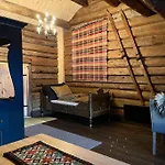 Casa de Férias Rudland Gard - Unik Gardsovernatting I Stabbur Fra 1750