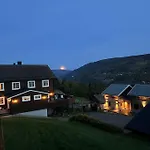 Rudland Gard - Unik Gardsovernatting I Stabbur Fra 1750 Casa de Férias