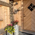 Casa de Férias Rudland Gard - Unik Gardsovernatting I Stabbur Fra 1750 *