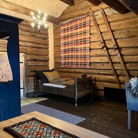 Prázdninový dům Rudland Gard - Unik Gardsovernatting I Stabbur Fra 1750